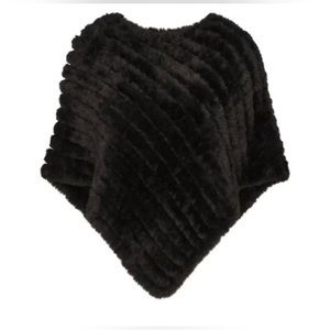 New with tags: BCBGMAXAZRIA ELINOR FAUX FUR PONCHO CAPELET ONE SIZE